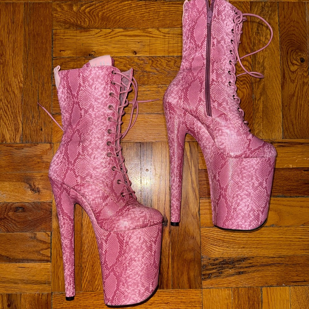 Hella Heels Boots